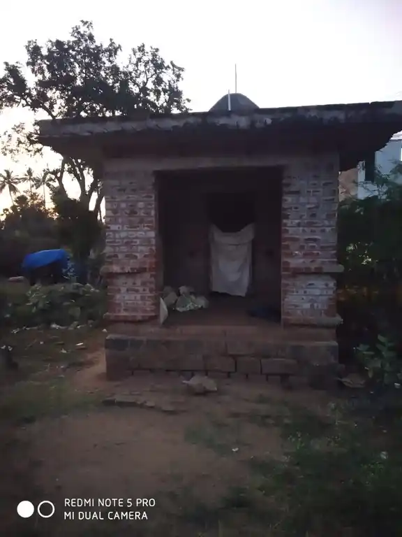 Arulmigu Karagaselliamman Temple, Vengapalli - 636810 Arulmigu Karagaselliamman Temple, Vengapalli - 636810, Dharmapuri - Ancient Temple Architecture and History Image 4