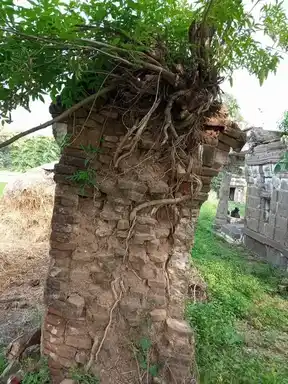 Arulmigu Karaikandeeswarar Temple, Kadaladi - 606751 அருள்மிகு கரைகண்டீஸ்வரர் திருக்கோயில், கடலாடி - 606751, Tiruvannamalai - Ancient Temple Architecture and History Image 7