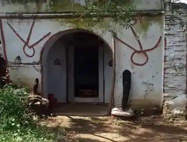 Arulmigu Karaikannimaar Temple, Balasamudaram - 624610 அருள்மிகு கரைகன்னிமார் திருக்கோயில், Balasamudaram - 624610, Dindigul - Ancient Temple Architecture and History Image 2