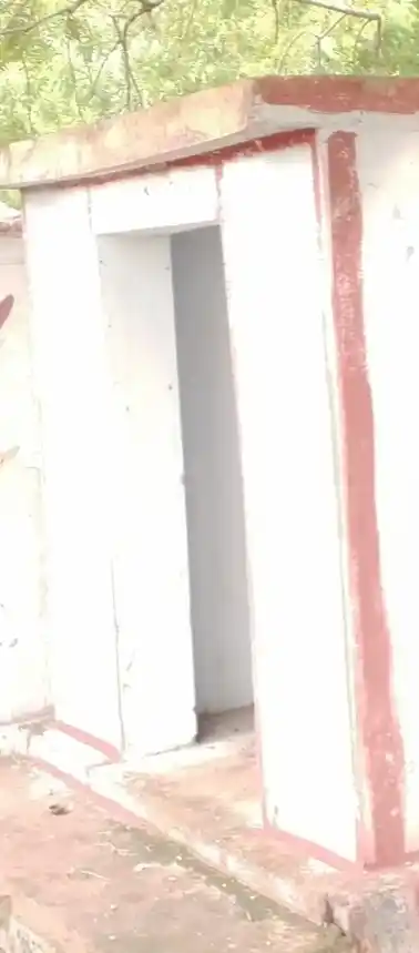 Arulmigu Karaikannimaar Temple, Balasamudaram - 624610 அருள்மிகு கரைகன்னிமார் திருக்கோயில், Balasamudaram - 624610, Dindigul - Ancient Temple Architecture and History Image 4