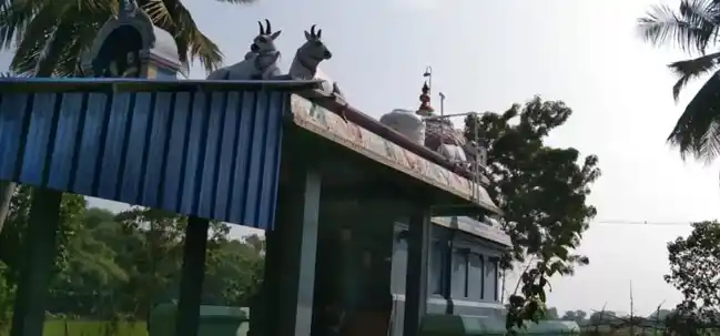 Arulmigu Karaimel Alagar Ayyanar Temple, Kumaramangalam - 612701 அருள்மிகு கரைமேலழகர் அய்யனார் திருக்கோயில், Kumaramangalam - 612701, Thiruvarur - Ancient Temple Architecture and History Image 3