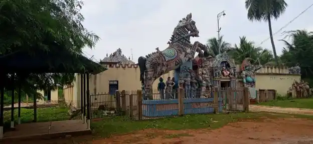 Arulmigu Karaimel Ayyanar Temple, Kanadukaththan - 630103 அருள்மிகு கரைமேல் அய்யனார் திருக்கோயில், Kanadukaththan - 630103, Sivagangai - Ancient Temple Architecture and History Image 2