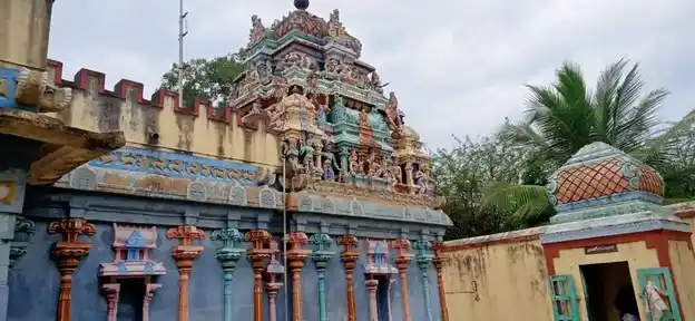 Arulmigu Karaimel Ayyanar Temple, Kanadukaththan - 630103 அருள்மிகு கரைமேல் அய்யனார் திருக்கோயில், Kanadukaththan - 630103, Sivagangai - Ancient Temple Architecture and History Image 4