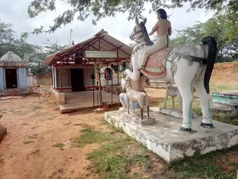 Arulmigu Karaimel Ayyanar Temple, Sengalur - 622502 அருள்மிகு கரைமேல் அய்யனார் திருக்கோயில், செங்களூர் - 622502, Pudukkottai - Ancient Temple Architecture and History Image 6