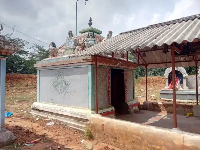 Arulmigu Karaimel Ayyanar Temple, Sengalur - 622502 அருள்மிகு கரைமேல் அய்யனார் திருக்கோயில், செங்களூர் - 622502, Pudukkottai - Ancient Temple Architecture and History Image 7