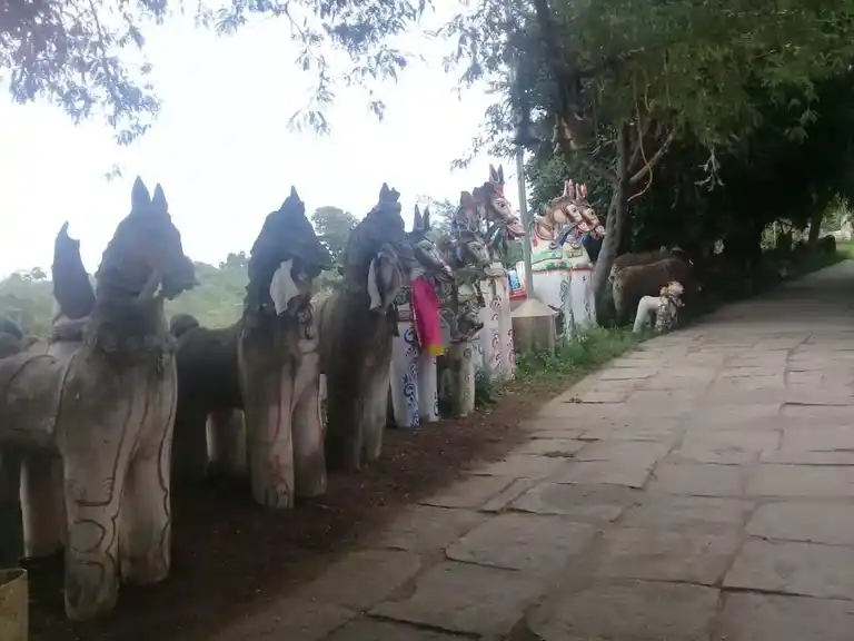 Arulmigu Karaimel Azhakar Ayyanar Temple, Sempanur - 630313 Arulmigu Karaimel Azhakar Ayyanar Temple, Sempanur - 630313, Sivagangai - Ancient Temple Architecture and History Image 2