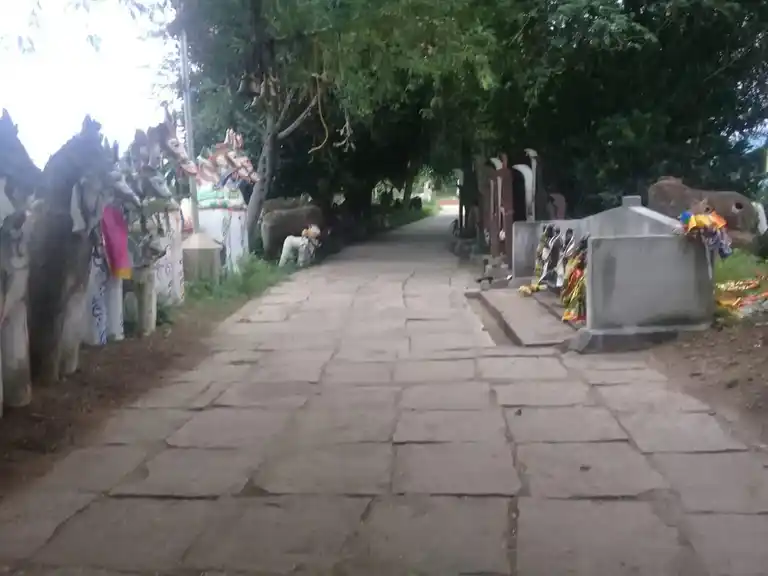 Arulmigu Karaimel Azhakar Ayyanar Temple, Sempanur - 630313 Arulmigu Karaimel Azhakar Ayyanar Temple, Sempanur - 630313, Sivagangai - Ancient Temple Architecture and History Image 3