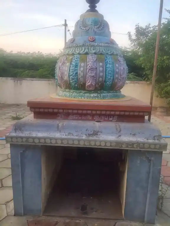 Arulmigu Karaimel Azhakiya Ayyanar Temple, Thenkarai - 630207 அருள்மிகு. கரைமேல் அழகிய அய்யனார் திருக்கோயில், Thenkarai - 630207, Sivagangai - Ancient Temple Architecture and History Image 2