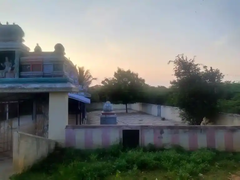 Arulmigu Karaimel Azhakiya Ayyanar Temple, Thenkarai - 630207 அருள்மிகு. கரைமேல் அழகிய அய்யனார் திருக்கோயில், Thenkarai - 630207, Sivagangai - Ancient Temple Architecture and History Image 4