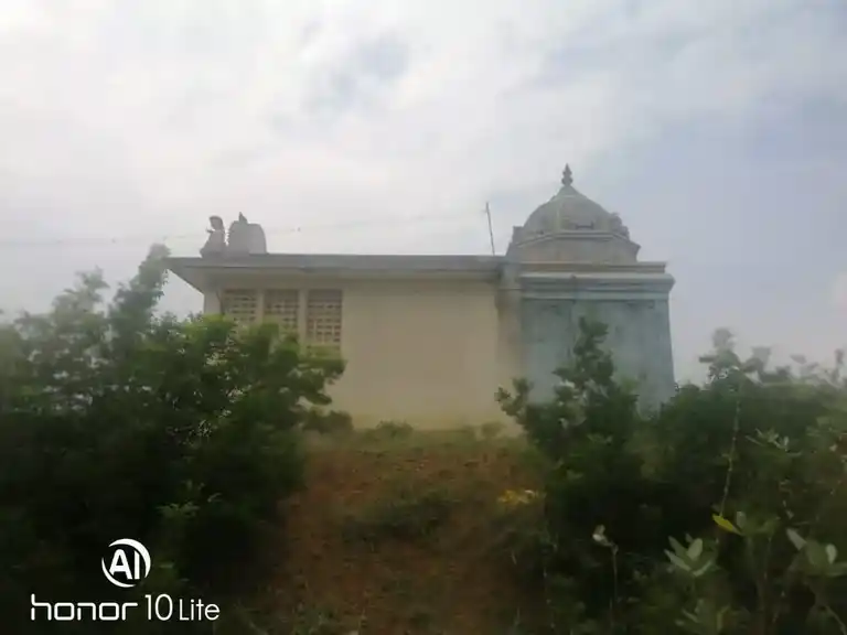 Arulmigu Karaimel Periya Ayyanar Temple, Pudukkottai Viduthi - 622301 அருள்மிகு கரைமேல் பெரிய அய்யனார் திருக்கோயில், Pudukkottai Viduthi - 622301, Pudukkottai - Ancient Temple Architecture and History Image 3