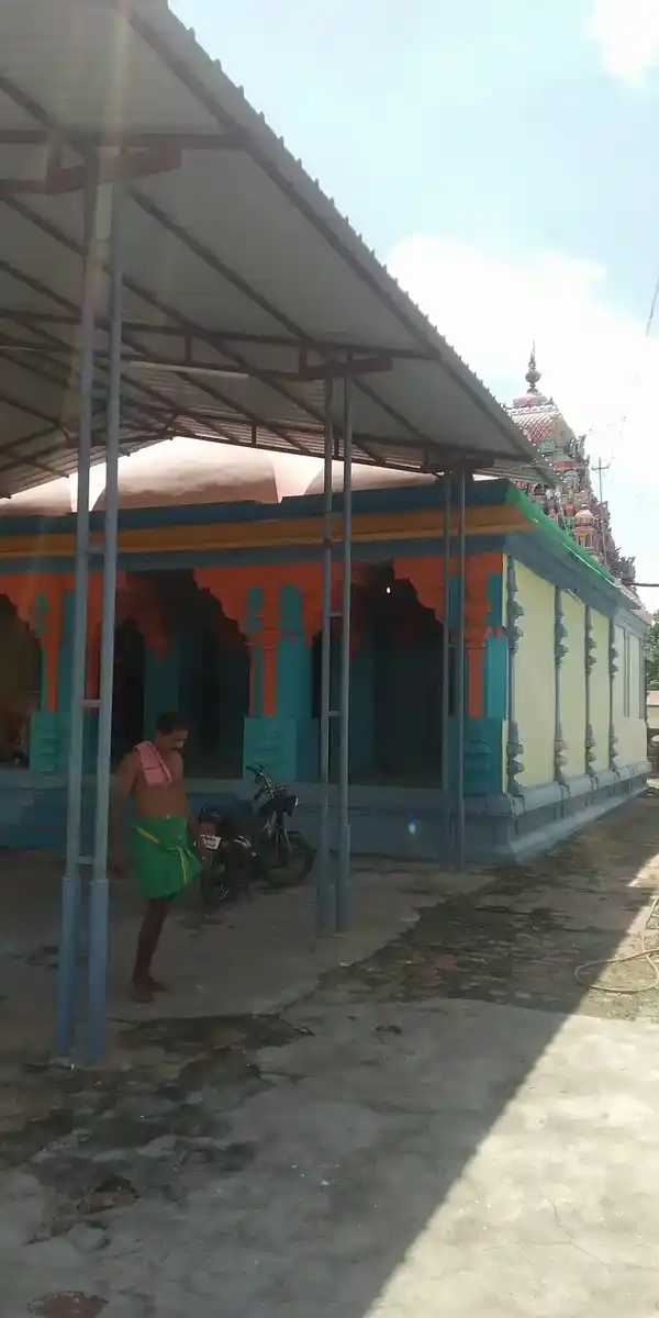 Arulmigu Karaiveranatha Swamy Temple, Karaiveeram - 610104 அருள்மிகு கரைவீரநாதசாமி திருக்கோயில், கரைவீரம் - 610104, Thiruvarur - Ancient Temple Architecture and History Image 2