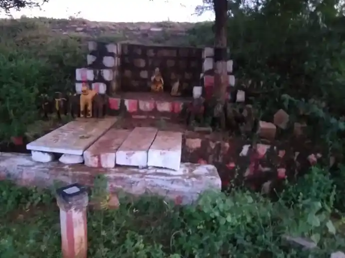 Arulmigu Karaiyadi Kannimar Temple, Kalladai (Karaiyadi) - 621313