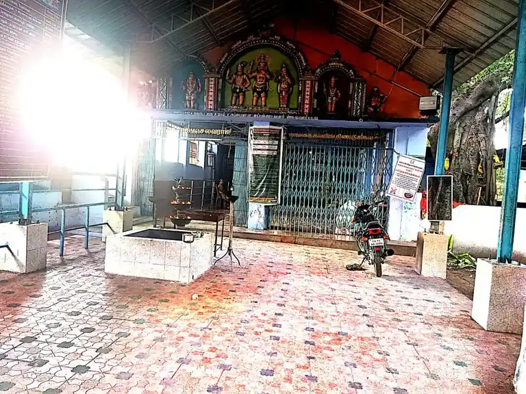 Arulmigu Karaiyadi Madasamy Temple, Piramcherry - 627451 அருள்மிகு கரையடிமாடசாமி மற்றும் வீரியபெருமாள் திருக்கோயில், பிரான்சோி - 627451, Tirunelveli - Ancient Temple Architecture and History Image 2
