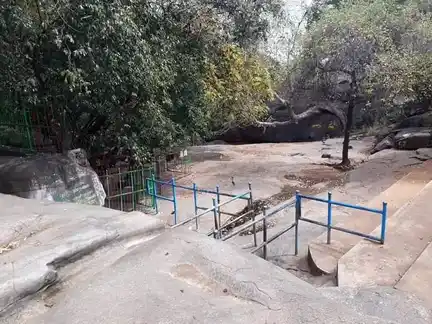 Arulmigu Karandhamalai Kannimaar Temple, Uluppakudi - 624401 அருள்மிகு கரந்தமலை கன்னிமார் கோயில், Uluppakudi - 624401, Dindigul - Ancient Temple Architecture and History Image 3