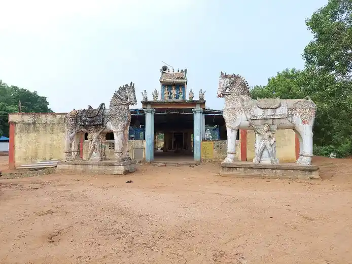 Arulmigu Karanthai Iyyanar Temple, Periyakappankulam - 607802 அருள்மிகு கரந்தை அய்யனார் திருக்கோயில், பெரியகாப்பாங்குளம் - 607802, Cuddalore - Ancient Temple Architecture and History Image 3