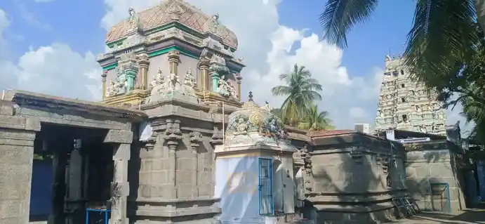 Arulmigu Karapuranathaswamy Temple, Uthamasolapuram, Salem - 636010 அருள்மிகு கரபுரநாதசுவாமி திருக்கோயில், உத்தமசோழபுரம், சேலம் - 636010, Salem - Ancient Temple Architecture and History Image 5