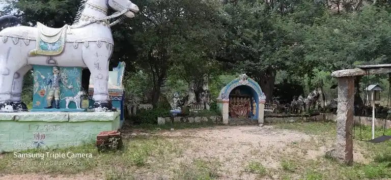 Arulmigu Karattukannimaar And Tharathinayakkanpatti Kannimaar Temple, Karattupatty - 624802 அருள்மிகு கரட்டுபட்டி கன்னிமார் மற்றும் தாதிநாயக்கன்பட்டி கன்னிமார் திருக்கோயில், Karattupatty - 624802, Dindigul - Ancient Temple Architecture and History Image 3