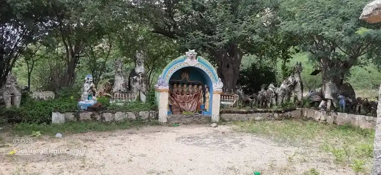 Arulmigu Karattukannimaar And Tharathinayakkanpatti Kannimaar Temple, Karattupatty - 624802 அருள்மிகு கரட்டுபட்டி கன்னிமார் மற்றும் தாதிநாயக்கன்பட்டி கன்னிமார் திருக்கோயில், Karattupatty - 624802, Dindigul - Ancient Temple Architecture and History Image 4