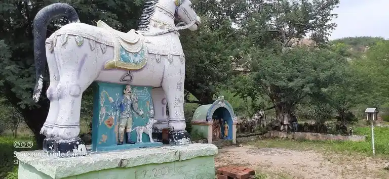 Arulmigu Karattukannimaar And Tharathinayakkanpatti Kannimaar Temple, Karattupatty - 624802 அருள்மிகு கரட்டுபட்டி கன்னிமார் மற்றும் தாதிநாயக்கன்பட்டி கன்னிமார் திருக்கோயில், Karattupatty - 624802, Dindigul - Ancient Temple Architecture and History Image 5
