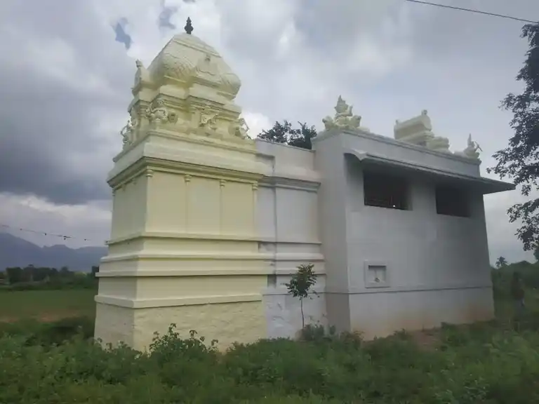Arulmigu Kareyavandiamman Temple, Mallapuram - 625535 அருள்மிகு கரிய வண்டியம்மன் திருக்கோயில், Mallapuram - 625535, Madurai - Ancient Temple Architecture and History Image 2