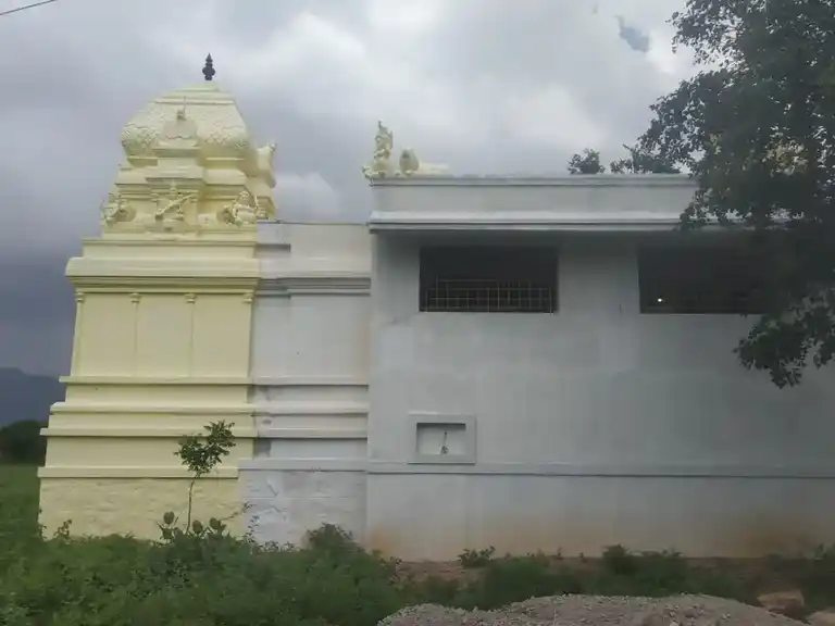 Arulmigu Kareyavandiamman Temple, Mallapuram - 625535 அருள்மிகு கரிய வண்டியம்மன் திருக்கோயில், Mallapuram - 625535, Madurai - Ancient Temple Architecture and History Image 5