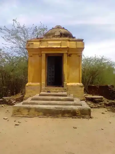 Arulmigu Kari Manikkam Perumal Temple, Madapuram - 611103 Temple