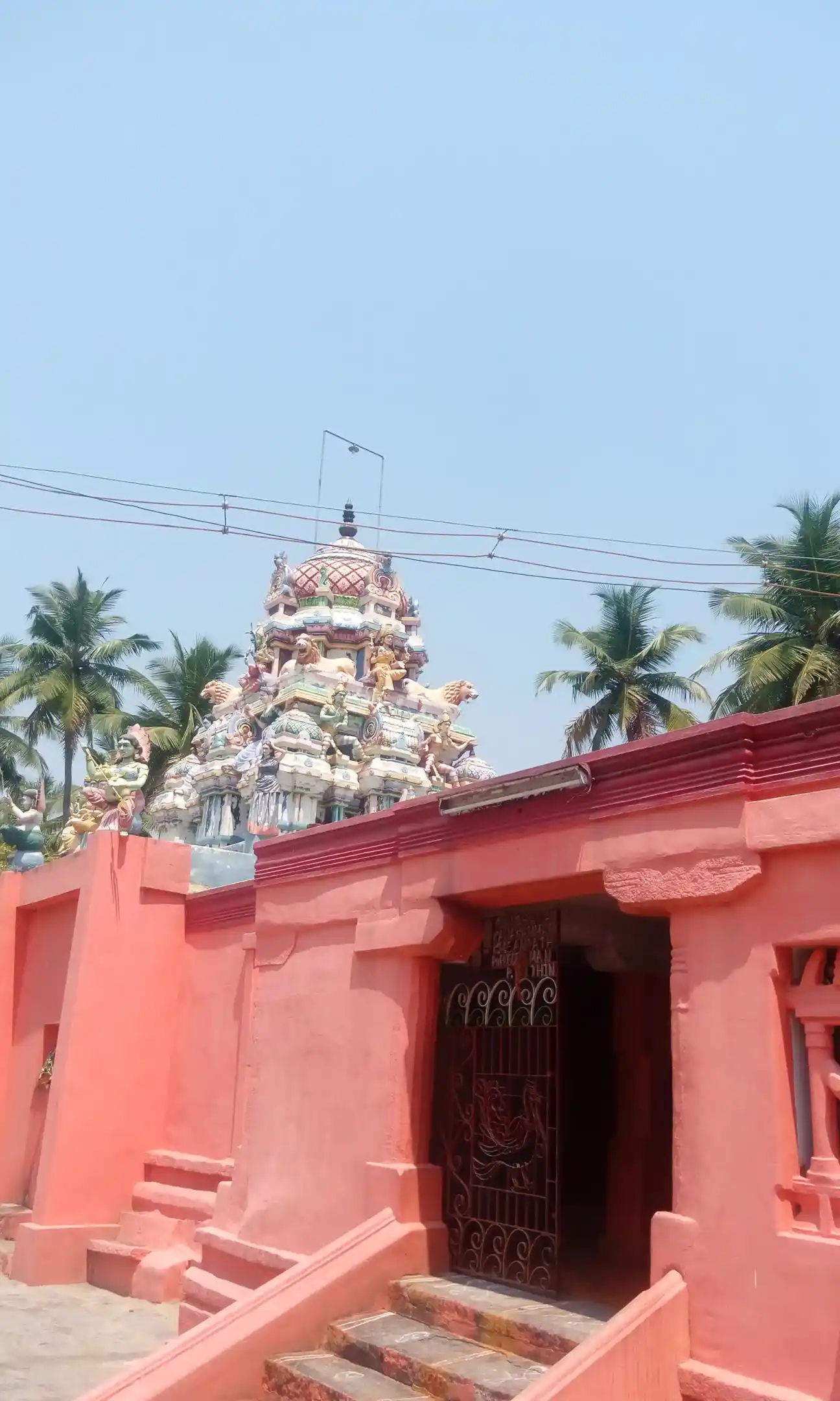Arulmigu Kari Varatharaja Perumal Temple, Mel Kavanur - 632209 அருள்மிகு கரிவரதராஜப்பெருமாள் திருக்கோயில், மேல்காவணூர் - 632209, Vellore - Ancient Temple Architecture and History Image 2
