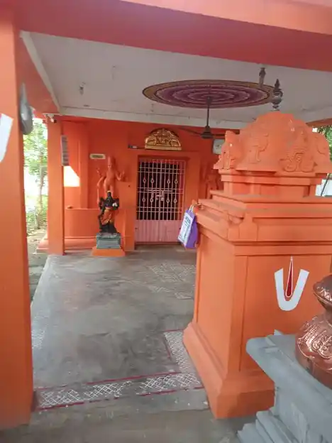 Arulmigu Kariamanicka Perumal Temple, Inside The Village, Sathari - 602001 அருள்மிகு கரிய மாணிக்கப்பெருமாள் திருக்கோயில், Inside The Village, Sathari - 602001, Tiruvallur - Ancient Temple Architecture and History Image 8