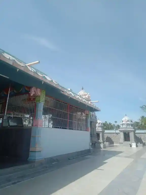 Arulmigu Kariamanikaperumal Temple, Ellapalayam - 638052 அருள்மிகு கரியமாணிக்கப்பெருமாள் திருக்கோயில், எல்லப்பாளையம் - 638052, Erode - Ancient Temple Architecture and History Image 2
