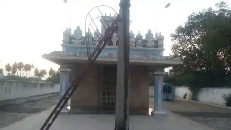 Arulmigu Kariaperumal Temple, Azhagampalayampudur, Eranapuram - 637103