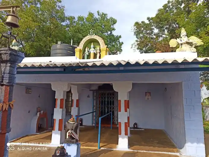 Arulmigu Kariaperumal Temple, Chettipatty, Arasiramani Bit.1 - 637104 அருள்மிகு கரிய பெருமாள் திருக்கோயில், Chettipatty, Arasiramani Bit.1 - 637104, Salem - Ancient Temple Architecture and History Image 2