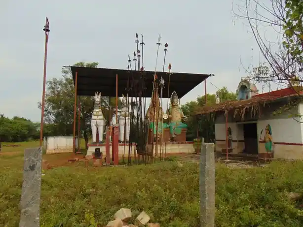 Arulmigu Kariavinayagar,Karuppurayar Temple, Kanur - 641665 அருள்மிகு கரியவிநாயகர், கருப்பராயன் திருக்கோயில், Kanur - 641665, Tiruppur - Ancient Temple Architecture and History Image 2