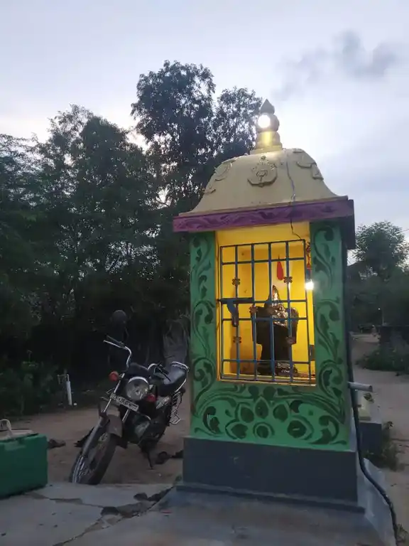 Arulmigu Karikrishna Perumal Temple, Centre Of The Village, Pralayamabakkam - 601204 Arulmigu Karikrishna perumal Temple, Centre Of The Village, Pralayamabakkam - 601204, Tiruvallur - Ancient Temple Architecture and History Image 3