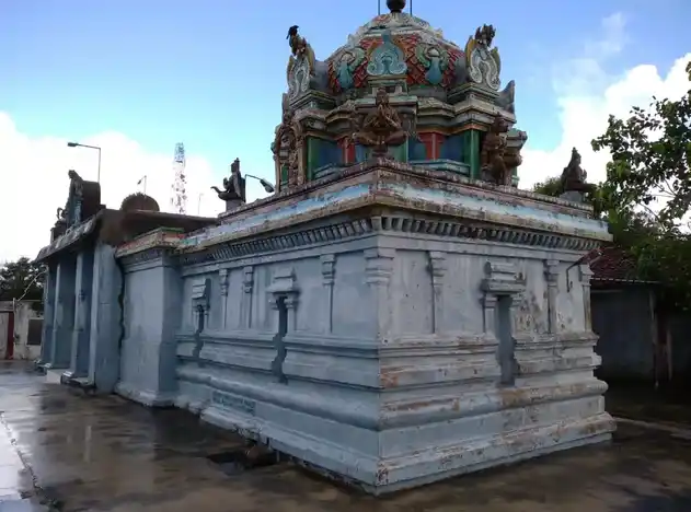 Arulmigu Karikrishnaperumal Temple, Perumbedu - 601204 அருள்மிகு கரிகிருஷ்ணப்பெருமாள்&amp;nbsp; திருக்கோயில், பெரும்பேடு - 601204, Tiruvallur - Ancient Temple Architecture and History Image 4