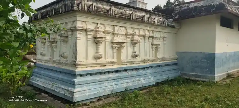 Arulmigu Karikrishnperumal Temple, Near Street, Nainakuppam - 601204 அருள்மிகு கரிகிருஸ்ணபெருமாள் திருக்கோயில், Near Street, Nainakuppam - 601204, Tiruvallur - Ancient Temple Architecture and History Image 3