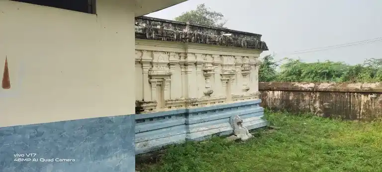 Arulmigu Karikrishnperumal Temple, Near Street, Nainakuppam - 601204 அருள்மிகு கரிகிருஸ்ணபெருமாள் திருக்கோயில், Near Street, Nainakuppam - 601204, Tiruvallur - Ancient Temple Architecture and History Image 4
