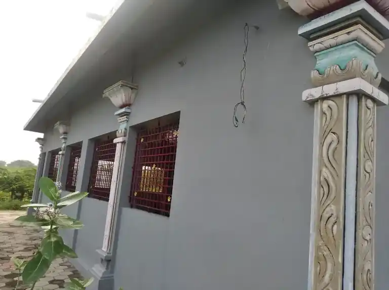 Arulmigu Karimana Sadarayeswarar Temple, Near River, Pazhaverkadu - 601205 அருள்மிகு கரிமணல் சடராயேஸ்வரர் திருக்கோயில், Near River, Pazhaverkadu - 601205, Tiruvallur - Ancient Temple Architecture and History Image 4