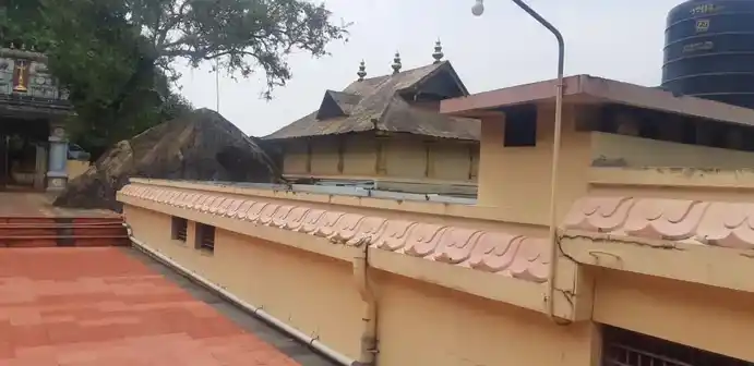 Arulmigu Karipparai Bagavathi Temple, Payanam, Chitharal - 629177 Arulmigu Karipparai Bagavathi Temple, Payanam, சித்தரல் - 629177, Kanyakumari - Ancient Temple Architecture and History Image 3