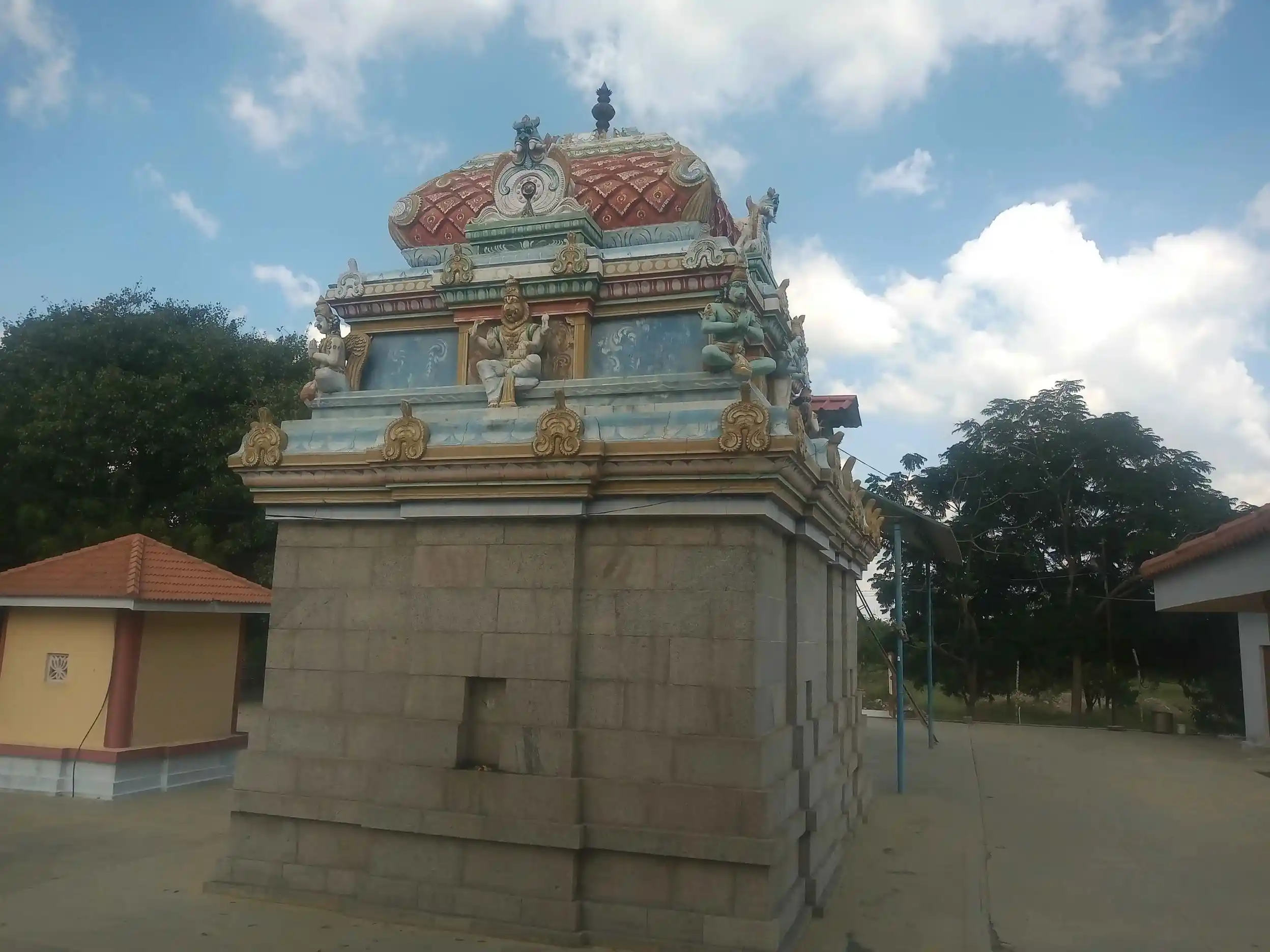 Arulmigu Karivaradharaja Perumal Temple, K.Krishnapuram - 641671 Temple