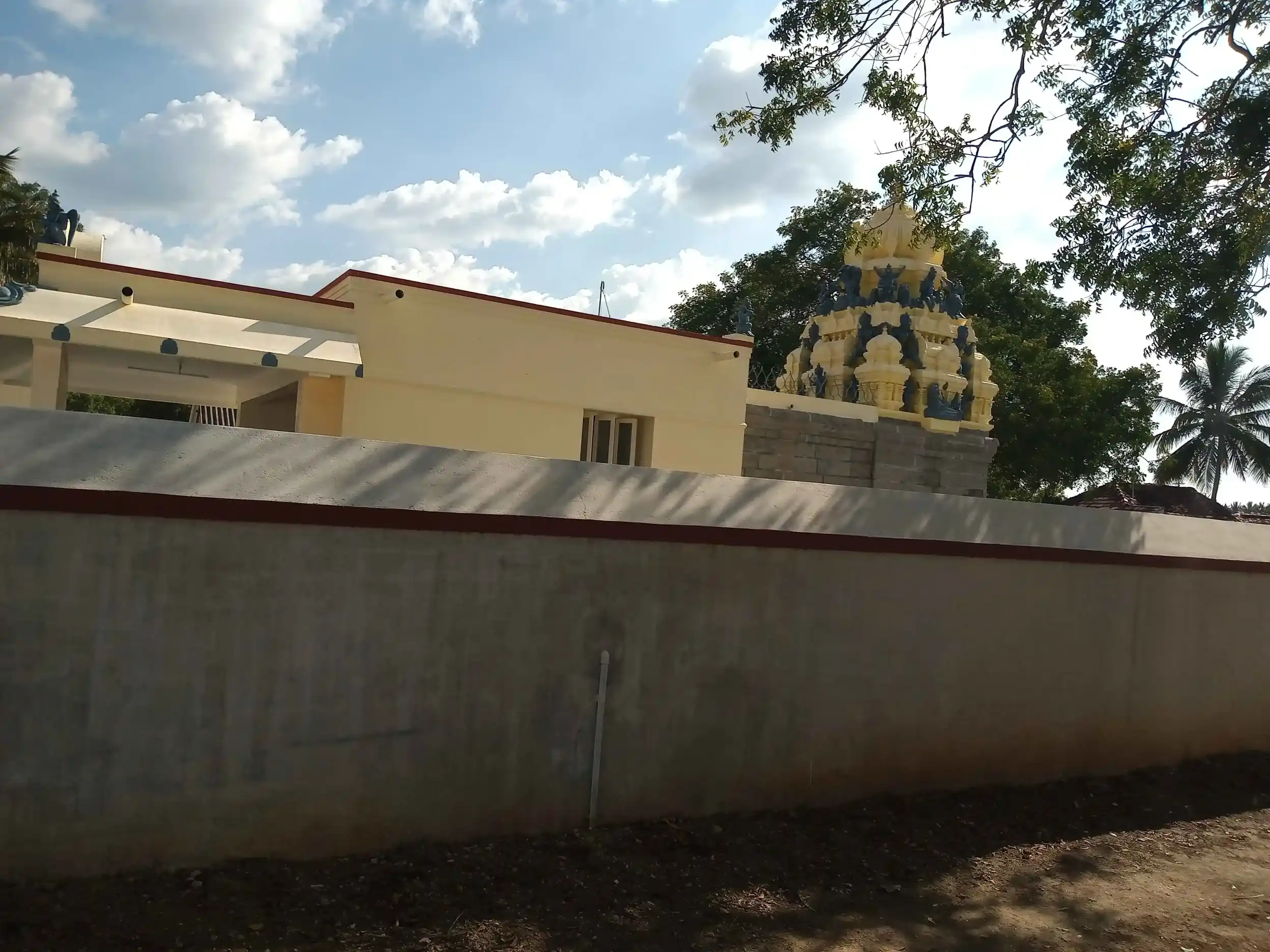 Arulmigu Karivaradharaja Perumal Temple, Puliyampatti - 641658 அருள்மிகு கரிவரதராஜப்பெருமாள் திருக்கோயில், Puliyampatti - 641658, Tiruppur - Ancient Temple Architecture and History Image 3