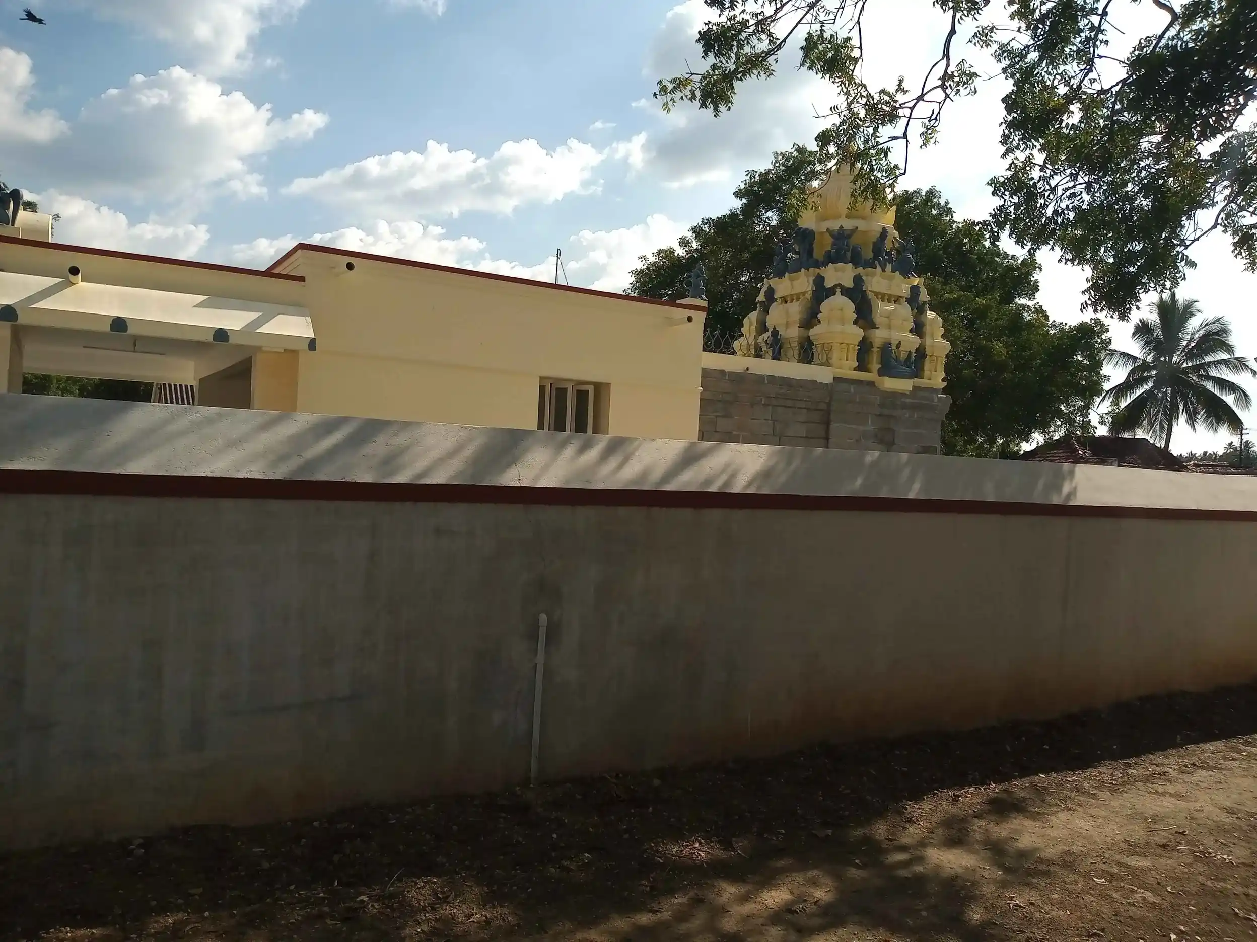 Arulmigu Karivaradharaja Perumal Temple, Puliyampatti - 641658 அருள்மிகு கரிவரதராஜப்பெருமாள் திருக்கோயில், Puliyampatti - 641658, Tiruppur - Ancient Temple Architecture and History Image 4