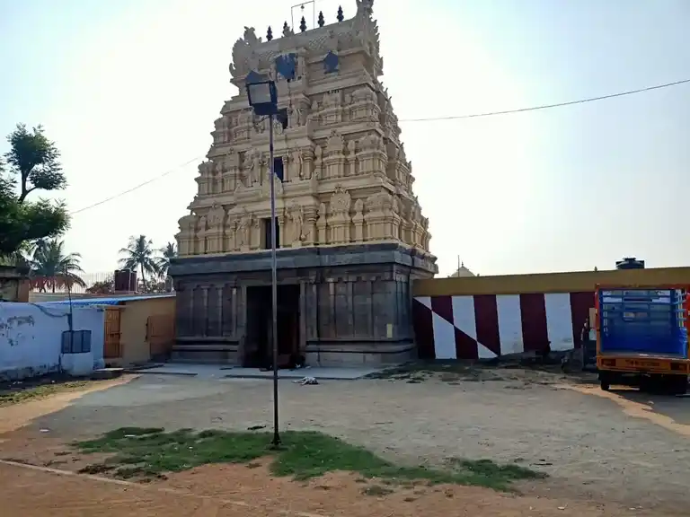 Arulmigu Karivaradharajaperumal Temple, Veerapandi - 605758 அருள்மிகு கரிவரதராஜபெருமாள் திருக்கோயில், வீரபாண்டி - 605758, Viluppuram - Ancient Temple Architecture and History Image 3