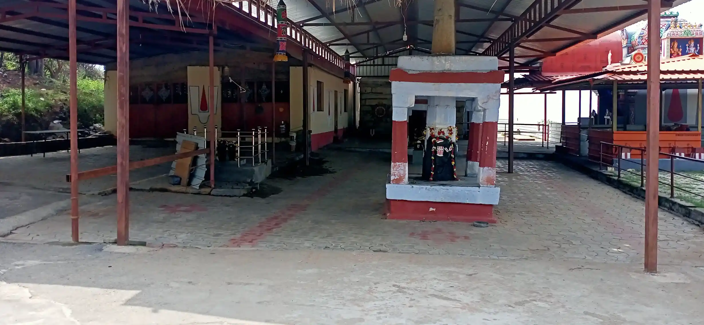 Arulmigu Karivaradharajaperumal & Thandigai Ranganatha Perumal Temple, Kanuvaipalayam, Marudhoor - 641104