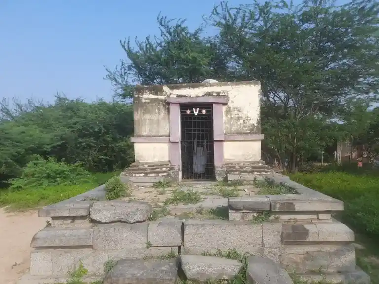 Arulmigu Karivarathaperumal Temple, Kizhvalam - 603303 அருள்மிகு சடையம்மன் திருக்கோயில், Kizhvalam - 603303, Chengalpattu - Ancient Temple Architecture and History Image 2