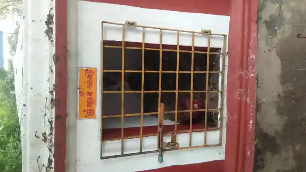 Arulmigu Karivaratharaja Perumal Temple, Ayanampakkam, Chennai - 600095 அருள்மிகு கரிவரதராஜப் பெருமாள் திருக்கோயில், அயனம்பாக்கம், சென்னை - 600095, Tiruvallur - Ancient Temple Architecture and History Image 3