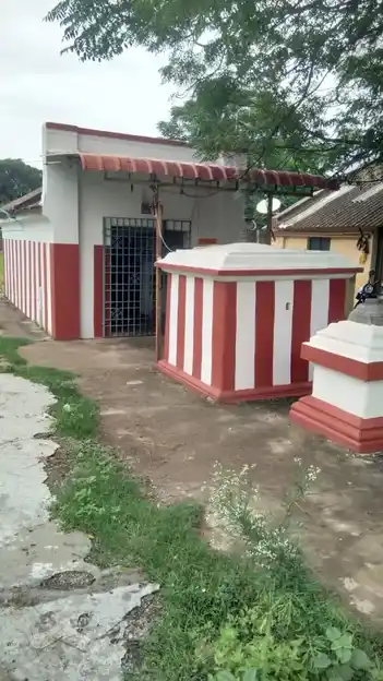 Arulmigu Karivaratharaja Perumal Temple, Ayanampakkam, Chennai - 600095 அருள்மிகு கரிவரதராஜப் பெருமாள் திருக்கோயில், அயனம்பாக்கம், சென்னை - 600095, Tiruvallur - Ancient Temple Architecture and History Image 5