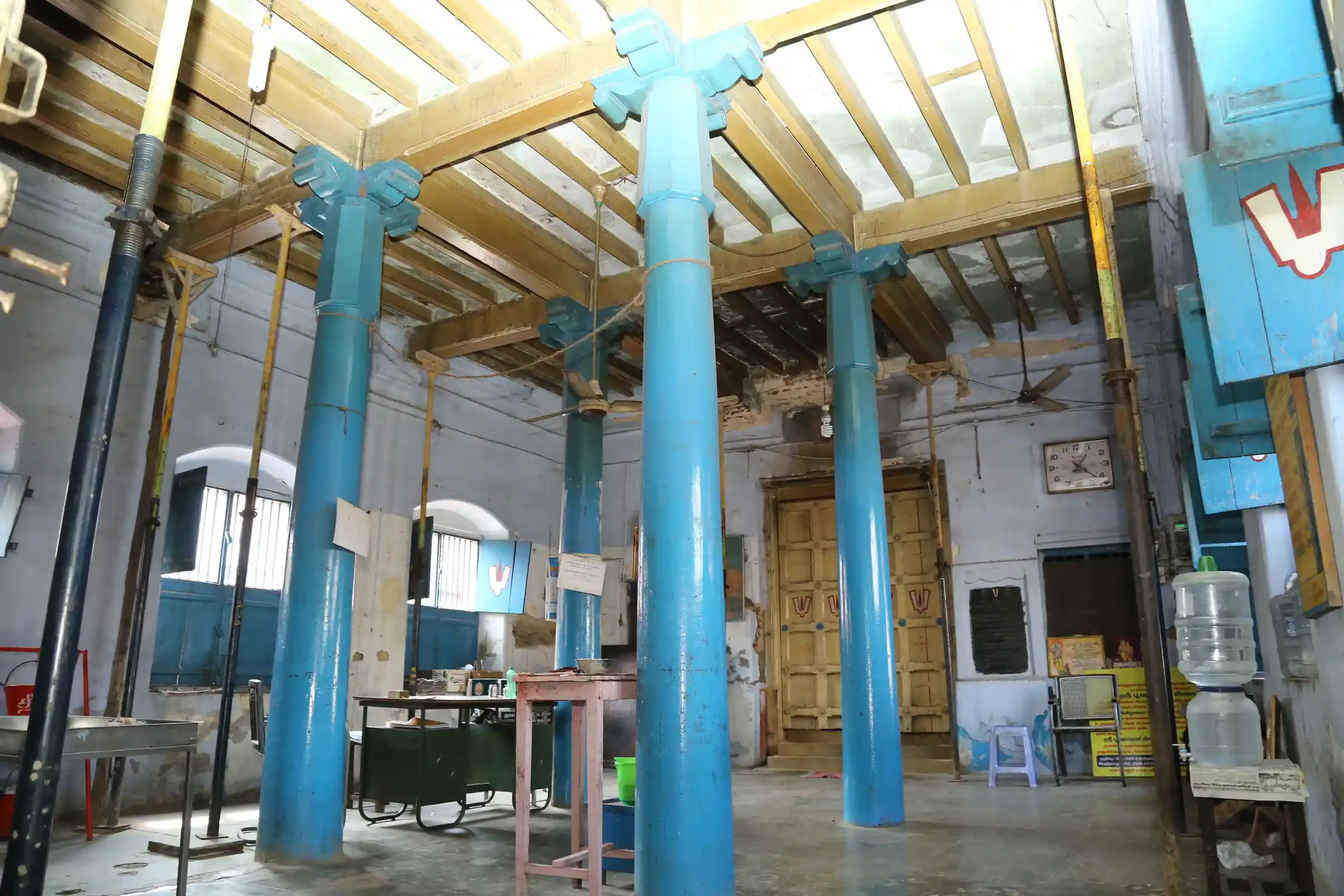 Arulmigu Karivaratharaja Perumal Temple, Fort, Coimbatore - 641001 அருள்மிகு கரிவரதராஜப் பெருமாள் திருக்கோயில், கோட்டை, Coimbatore - 641001, Coimbatore - Ancient Temple Architecture and History Image 7