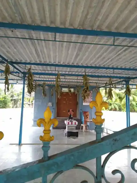 Arulmigu Karivaratharaja Perumal Temple, Kolappalur - 638456 அருள்மிகு கரிவரதராஜப் பெருமாள் திருக்கோயில், கொளப்பலூர், கொளப்பலூர் - 638456, Erode - Ancient Temple Architecture and History Image 4