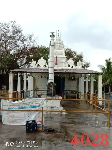 Arulmigu Karivaratharaja Perumal Temple, Sundarampalli - 635654 அருள்மிகு கரிவரதராஜப் பெருமாள் திருக்கோயில், சுந்தரம்பள்ளி - 635654, Thirupathur - Ancient Temple Architecture and History Image 2