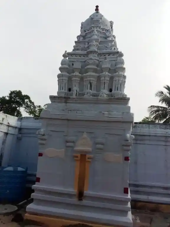 Arulmigu Karivaratharaja Perumal, Venugopalaswami Temple, Kovil Pudur, Punjai Puliyampatti - 638459 அருள்மிகு கரிவரதராஜப்பெருமாள் வேணுகோபாலசுவாமி , திருக்கோயில், Kovil Pudur, Punjai Puliyampatti - 638459, Erode - Ancient Temple Architecture and History Image 2